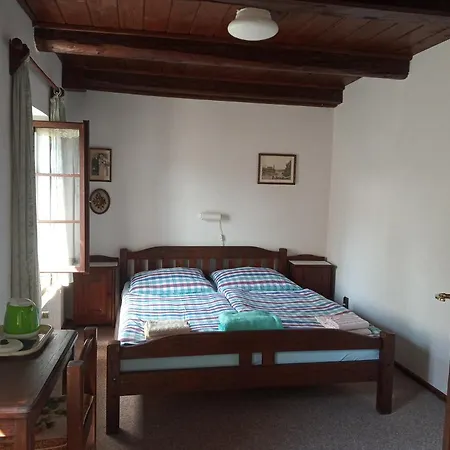 červená Casa de hóspedes